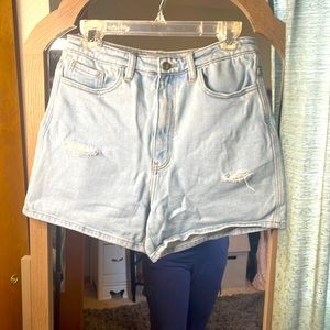 Mom fit KanCan shorts